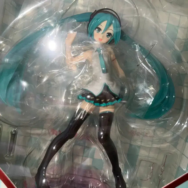 [BUNJANG] Good Smile Company Hatsune Miku lat Style Red Glasses 1/8 Scale Figure (Sealed) / 미개봉) 굿스마일 하츠네 미쿠 lat식 빨간 안경 1/8 스케일 피규어