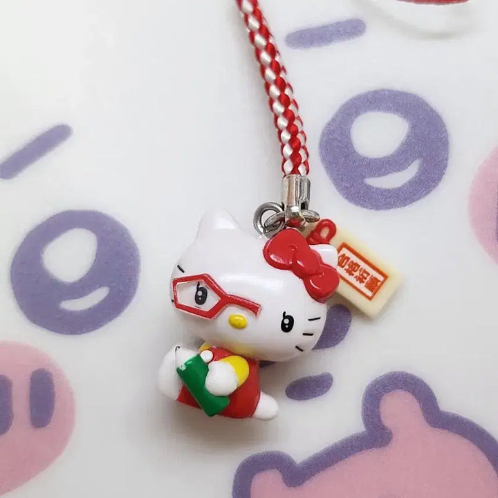 [BUNJANG] Sanrio Vintage Monocle Kitty Charm with Luck Charm / 고전 산리오 빨간 안경 합격운 부적 파리미키 키티스트랩 킽스 키링