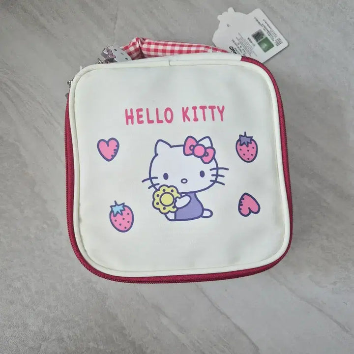 [BUNJANG] Sanrio Hello Kitty Red Pattern White Square Pouch (Authentic/New) / 산리오 헬로키티 레드패턴 흰색 사각 파우치(정품/새상품)