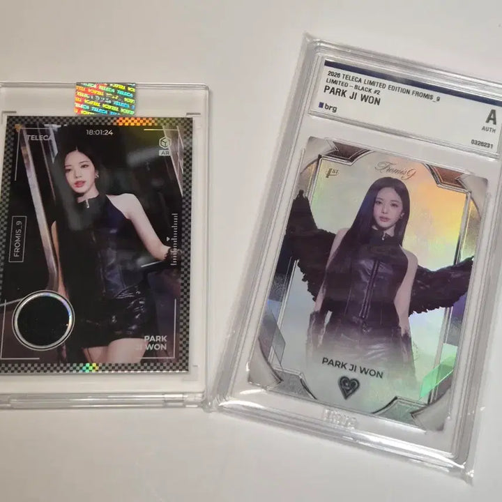 [BUNJANG] Fromis_9 Park Ji-won Signed Relic Card &amp; Black Graded Card Bundle / 테레카 프로미스나인 박지원 실착 후디 렐릭 카드 + 블랙 등급카드 묶음