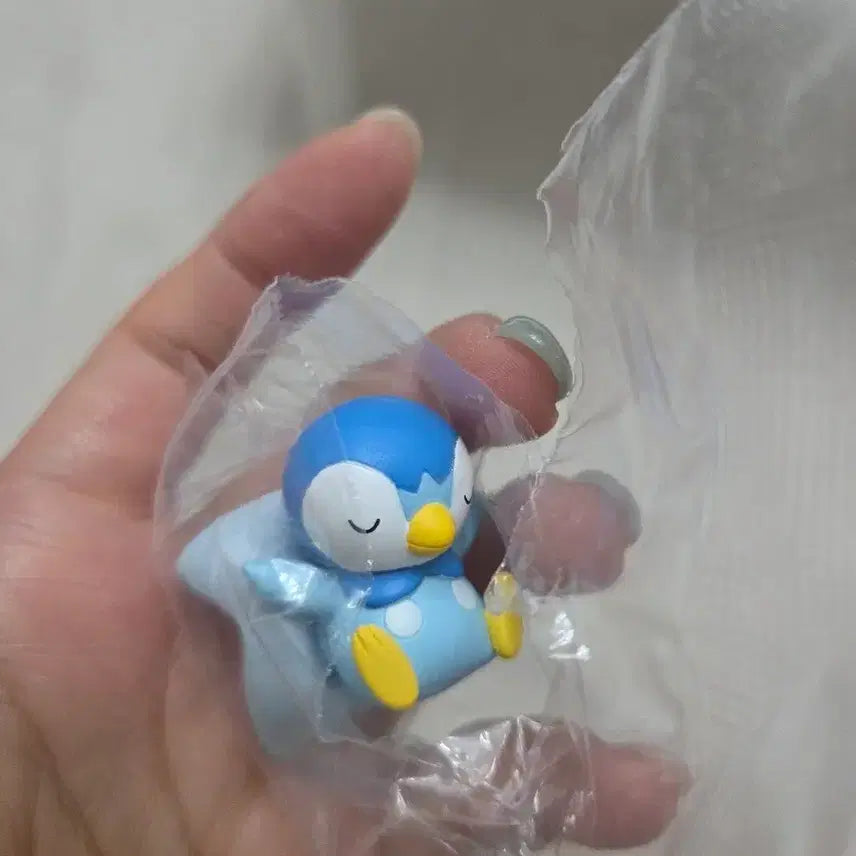 [BUNJANG] Pokemon Monster Ball Drink Penguin Figure / 포켓몬몬스터볼음료 펭도리 (CU GS)