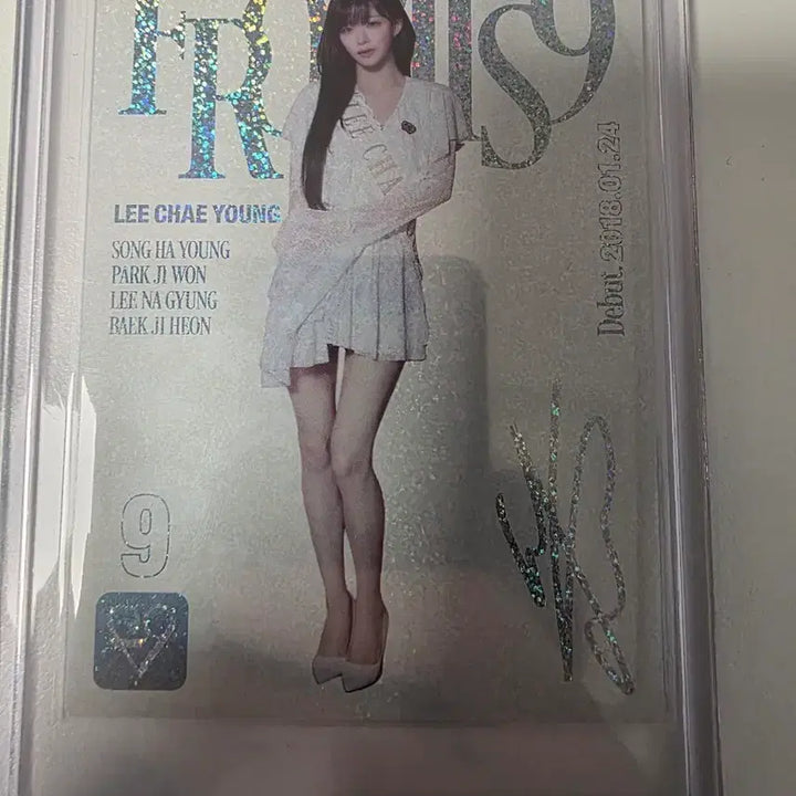 [BUNJANG] fromis_9 Lee Chaeyoung Limited Edition 50 Signed Autograph Photocard / 프로미스나인