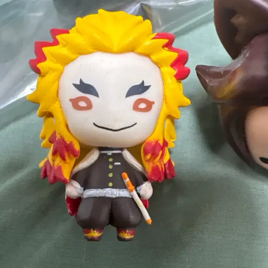 [BUNJANG] Demon Slayer Set of 3 Mini Figures / 귀멸의칼날 미니 피규어 3종 일괄 판매