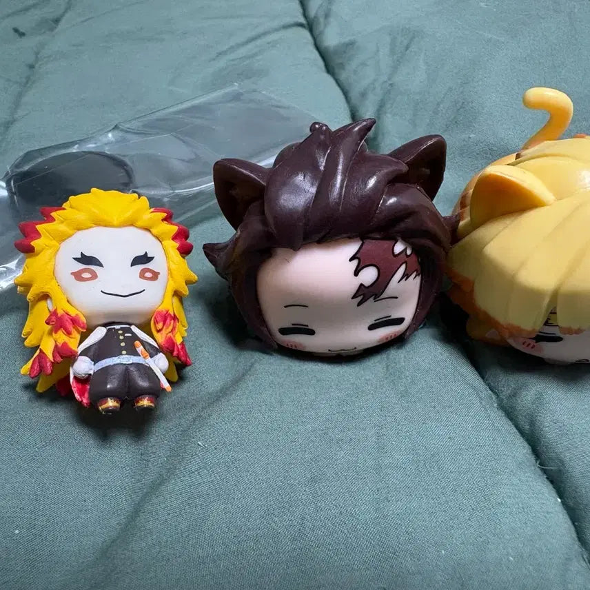 [BUNJANG] Demon Slayer Set of 3 Mini Figures / 귀멸의칼날 미니 피규어 3종 일괄 판매