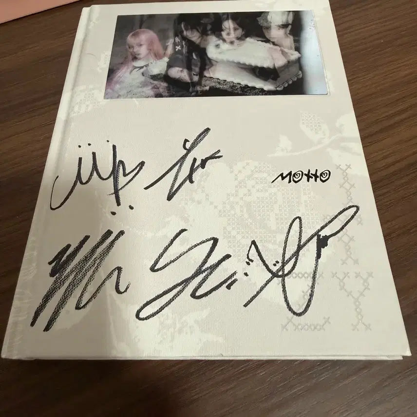 [BUNJANG] ITZY Motto Mini Album Signed (WTS) / 있지 (ITZY) 미니 비매 싸인 앨범 motto  양도합니다