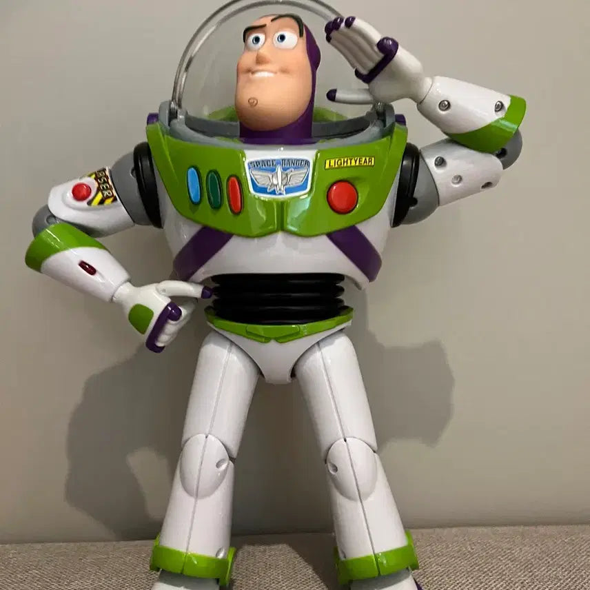 [BUNJANG] Disney Pixar Toy Story Buzz Lightyear Thinkway Lifesize Talking Figure / 디즈니 토이스토리 버즈 씽크웨이 라이프사이즈 토킹 피규어 픽사
