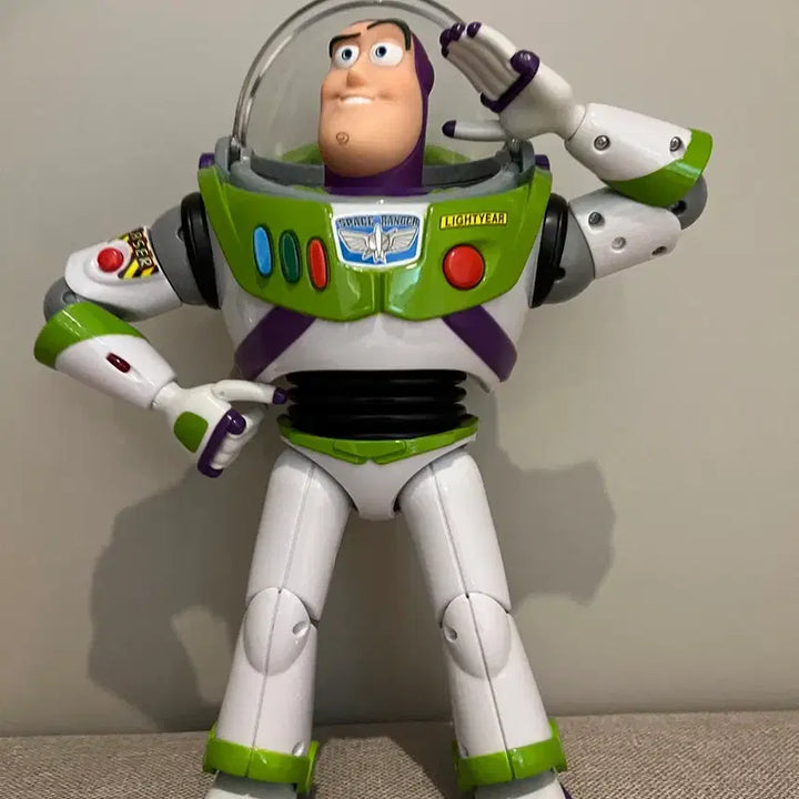 [BUNJANG] Disney Pixar Toy Story Buzz Lightyear Thinkway Lifesize Talking Figure / 디즈니 토이스토리 버즈 씽크웨이 라이프사이즈 토킹 피규어 픽사