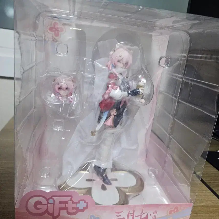 [BUNJANG] miHoYo Honkai: Star Rail March 7th &amp; Silver Wolf Figure (Sealed) / 미개봉) 붕괴 스타레일 삼칠이 검칠이 피규어