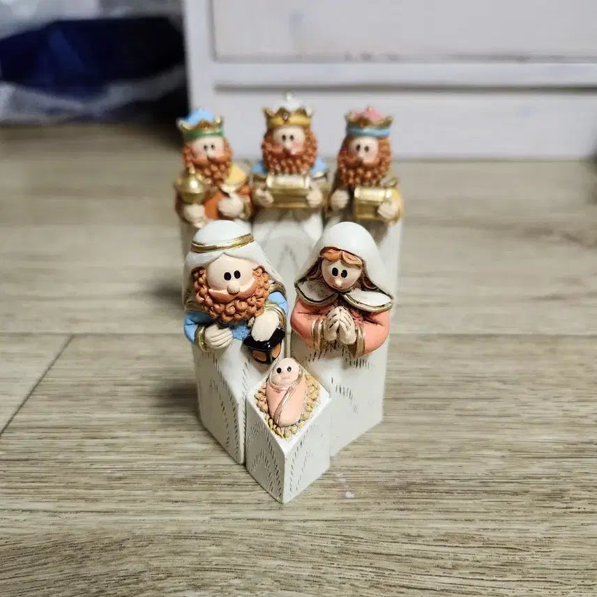 [BUNJANG] Paben Christmas Nativity Scene Figurine Set (6 Figures + Box) / 파벤(Paben) 크리스마스 구유 피규어 6종 세트 (박스 포함)
