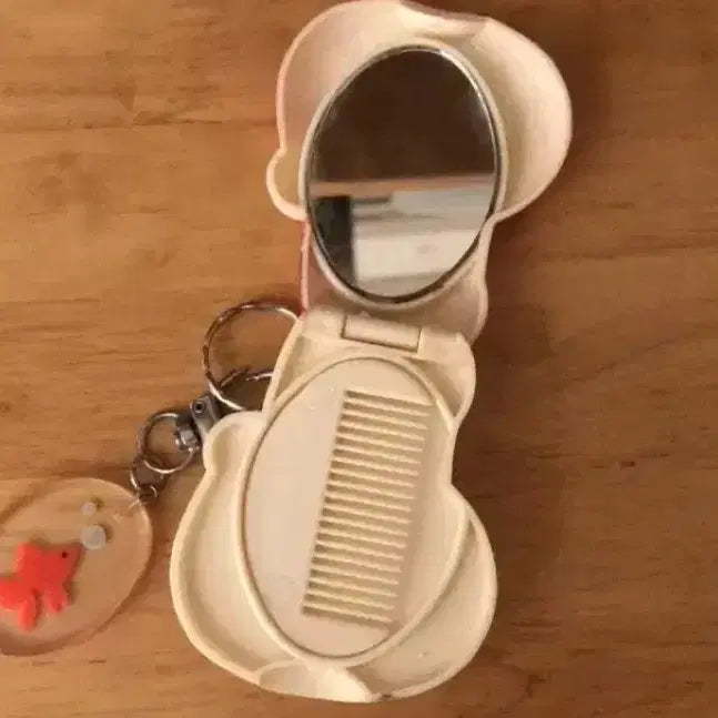 [BUNJANG] Rare Japanese Classic My Melody Goldfish Mirror Comb Keychain Set Figure / 레어! 일본 고전 빨간 마이멜로디 금붕어 거울 빗 키링 세트 피규어