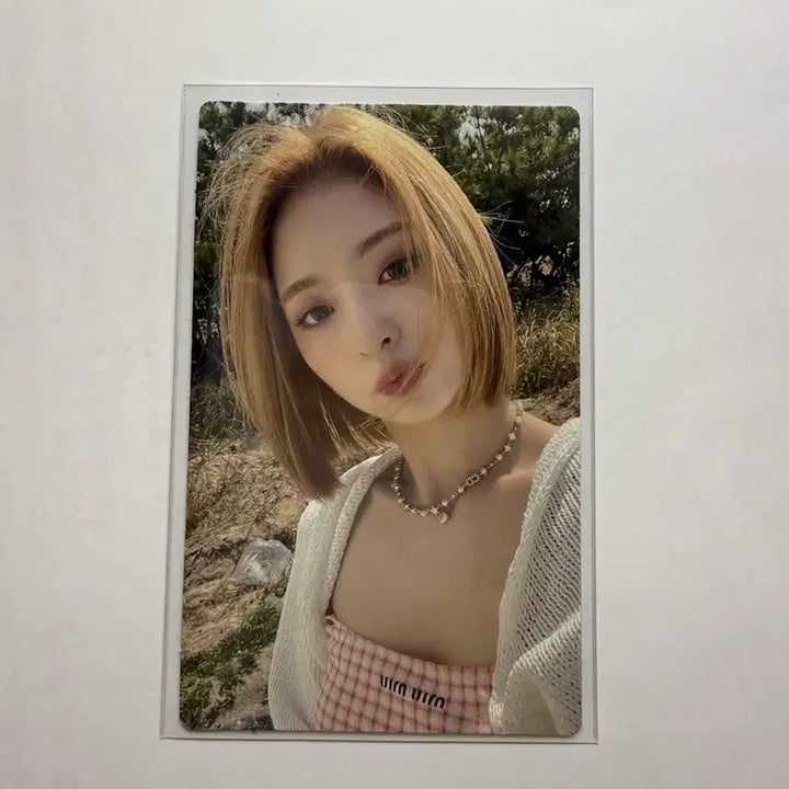 [BUNJANG] fromis_9 Lee Nagyung Mirror Lucky Draw Photocard / 프로미스나인 이나경 거울 특전 포카