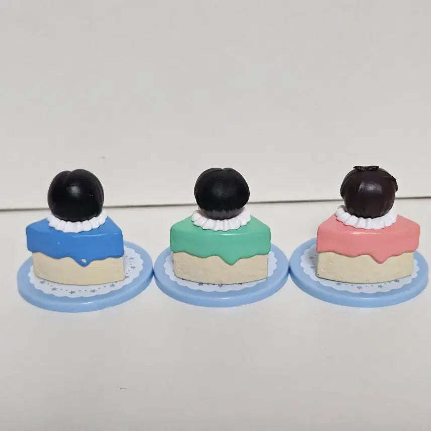 [BUNJANG] Attack on Titan Puchibas Cake Gacha Levi, Eren, Mikasa / 진격의거인 푸치바스 케이크 가챠 리바이, 에렌, 미카사