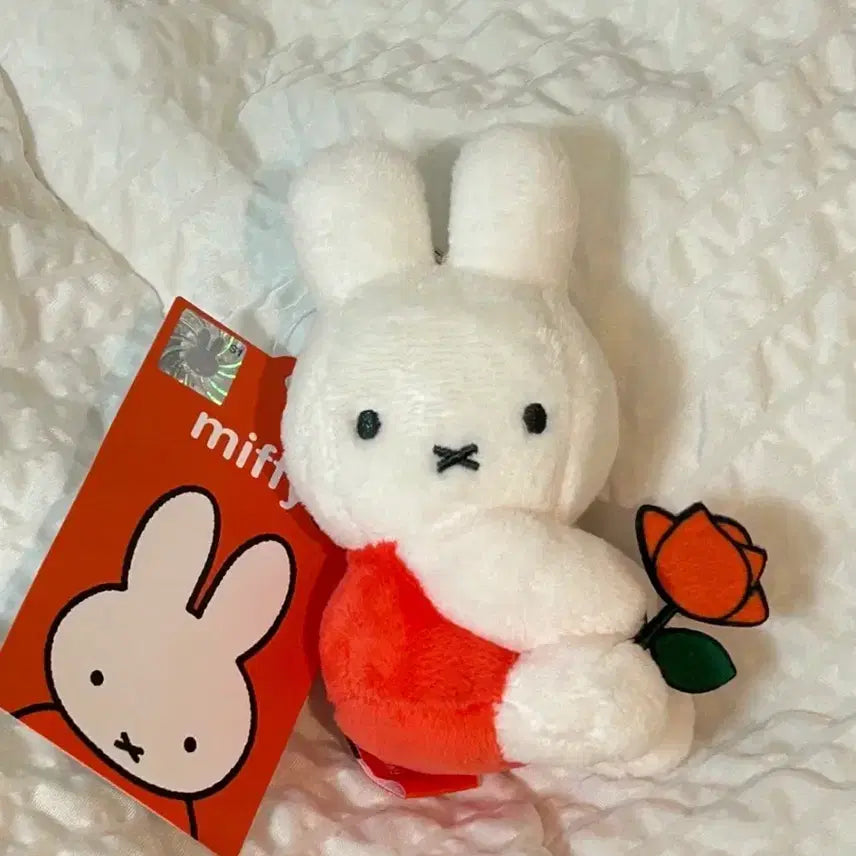 [BUNJANG] Miffy Rose Costume Plush Keychain / 택0,새상품) 미피 장미꽃 코스튬 인형 키링