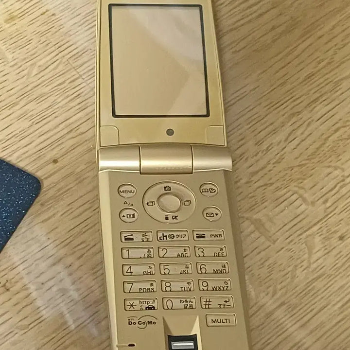 [BUNJANG] Golden Mock-up Phone / 황금색 목업폰