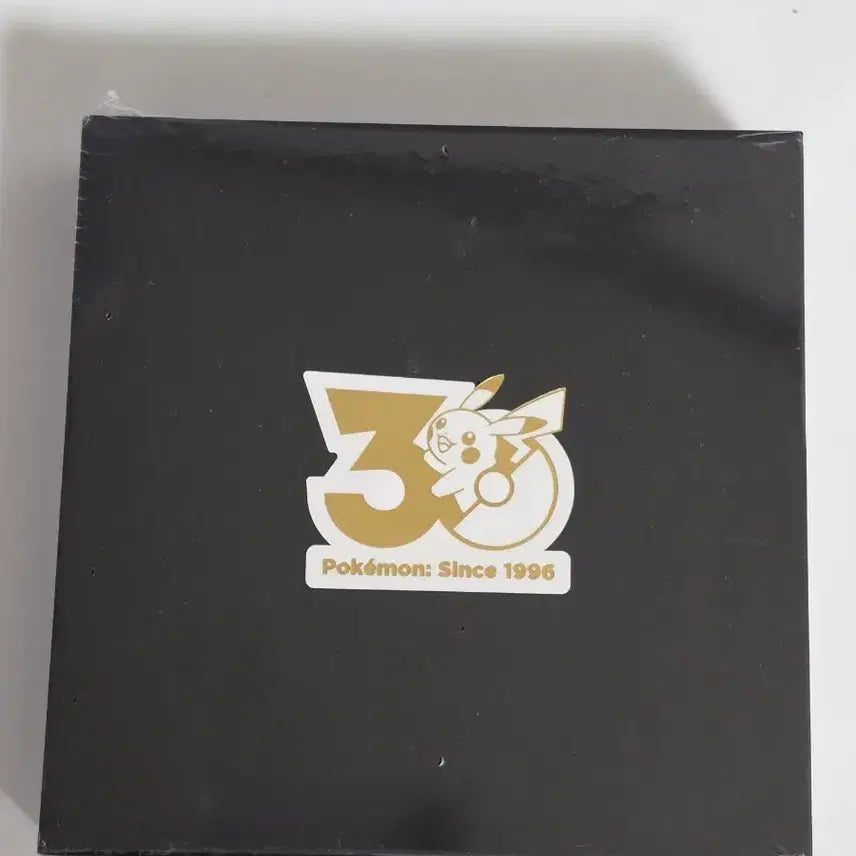 [BUNJANG] Pokemon Store 30th Anniversary Badge / 포켓몬 스토어 30주년 뱃지 4월