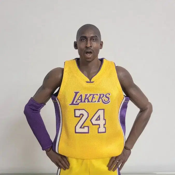 [BUNJANG] Kobe Bryant "LA Lakers 2016 Last Game" Figure / 코비 브라이언트  피규어