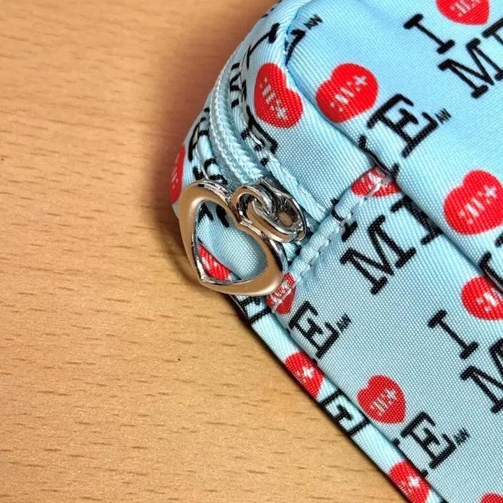 [BUNJANG] ILLIT Ashley Williams Not Cute Anymore Pouch + Photocard / 무료배송)아일릿 애슐리 윌리엄스 낫큐트애니모어 파우치 + 포카