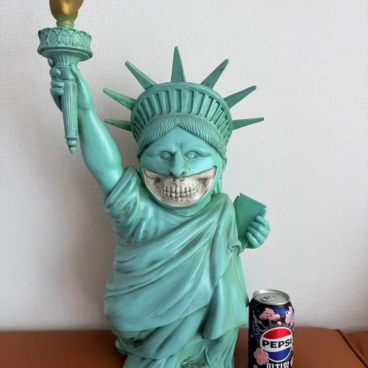 [BUNJANG] Ron English Liberty Grin Large Figure Statue / 론 잉글리시 자유의 여신상 피규어 (Ron English)