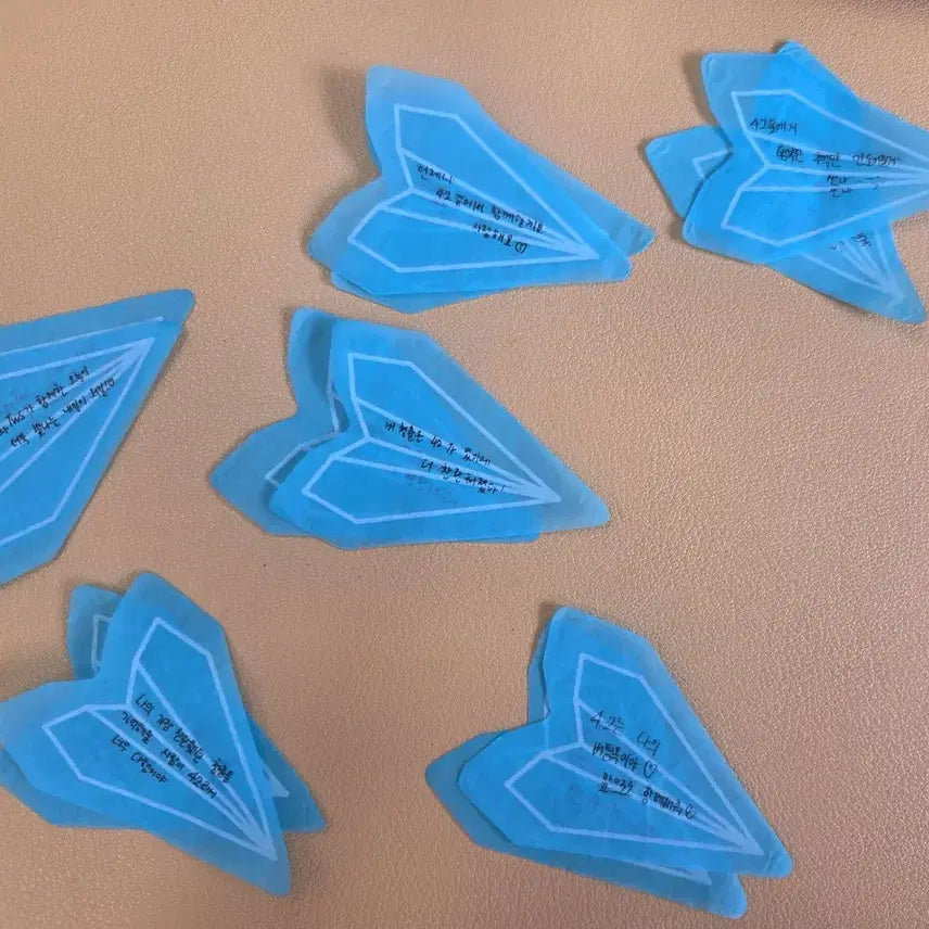 [BUNJANG] TWS Concert Member Autograph Confetti Set (18 Pieces) / tws콘서트 멤버 자필 컨페티 3세트(총18장)