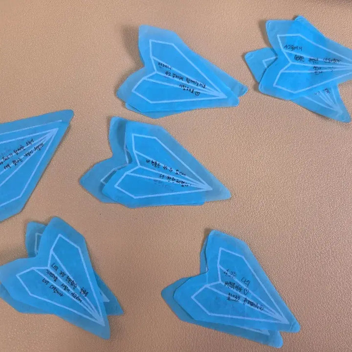[BUNJANG] TWS Concert Member Autograph Confetti Set (18 Pieces) / tws콘서트 멤버 자필 컨페티 3세트(총18장)
