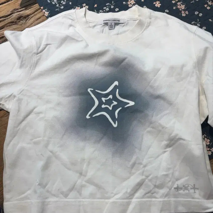 [BUNJANG] TXT ACT SWEET MIRAGE Cropped T-Shirt Medium Size / 투바투 액트프로미스 크롭티 엠사이즈