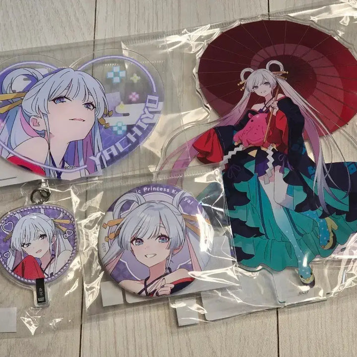 [BUNJANG] Kaguya-sama: Love Is War Yachiyo Acrylic Stand + Keychain + Can Badge + Die-cut Clear Plate Bundle Set (Sealed) / (미개봉) 초가구야공주 초카구야공주 야치요 아크릴 스탠드+키링+캔뱃지