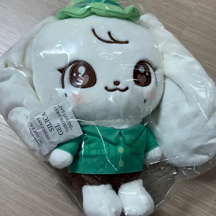 [BUNJANG] IVE Wonyoung Cherry x Minive Everland Collaboration Goods Set / 일괄 원영 (체리) 미니브 에버랜드 콜라보 굿즈 4종 세트