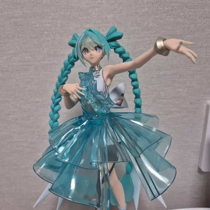 [BUNJANG] Vocaloid Hatsune Miku Banpresto Emerald Gem Figure (Damaged) / 하츠네미쿠 반프레스토 에메랄드젬 피규어(하자있음)