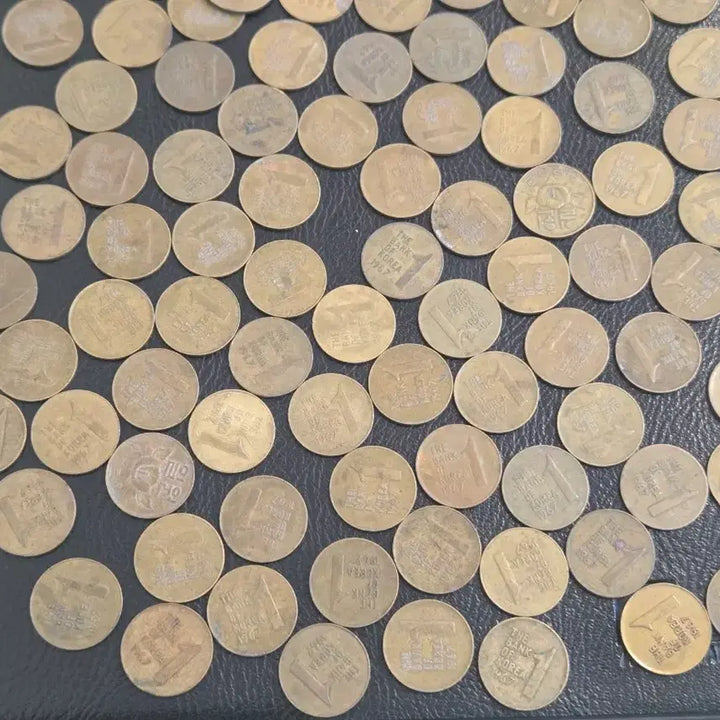 [BUNJANG] 1967 Korean 1 Won Coins Bundle (123 pcs) / 1967년 1원짜리 사용제 총123개 일괄 판매합니다