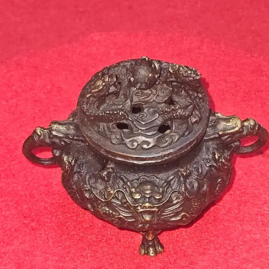 [BUNJANG] Antique Brass Tripod Incense Burner with Dragon Motif (Da Ming Xuan De Mark) / [골동품/엔틱] 용 문양 황동 삼족 향로 (대명선덕년제 관인)