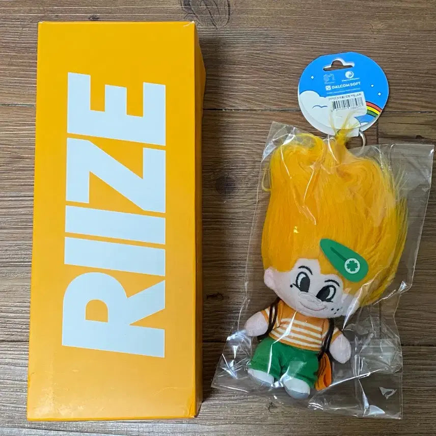 [BUNJANG] RIIZE Cheering Rod &amp; Troll Doll Bundle Set / 라이즈 응원봉 및 인형