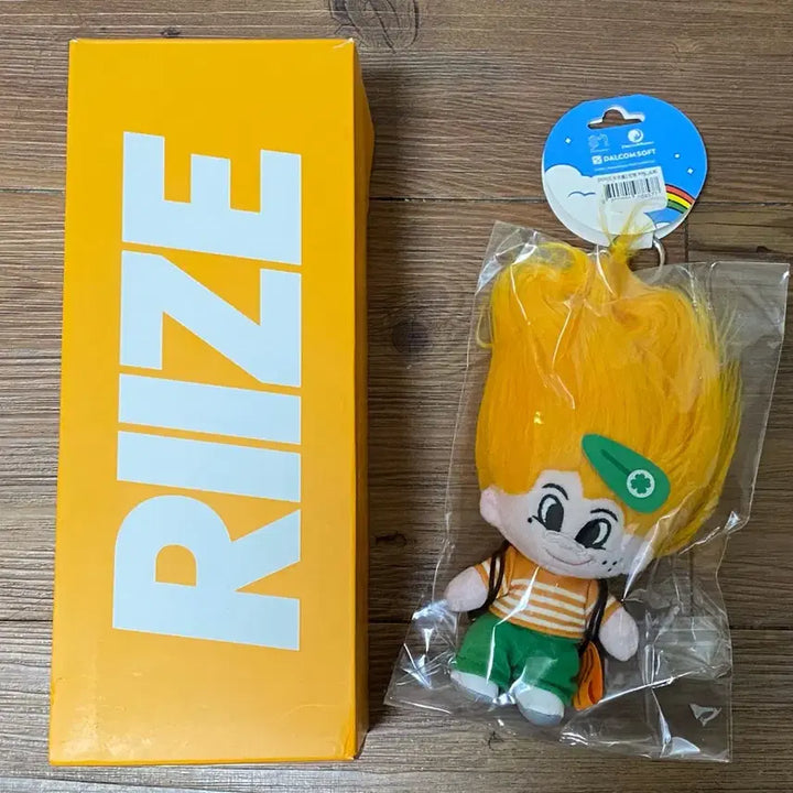 [BUNJANG] RIIZE Cheering Rod &amp; Troll Doll Bundle Set / 라이즈 응원봉 및 인형