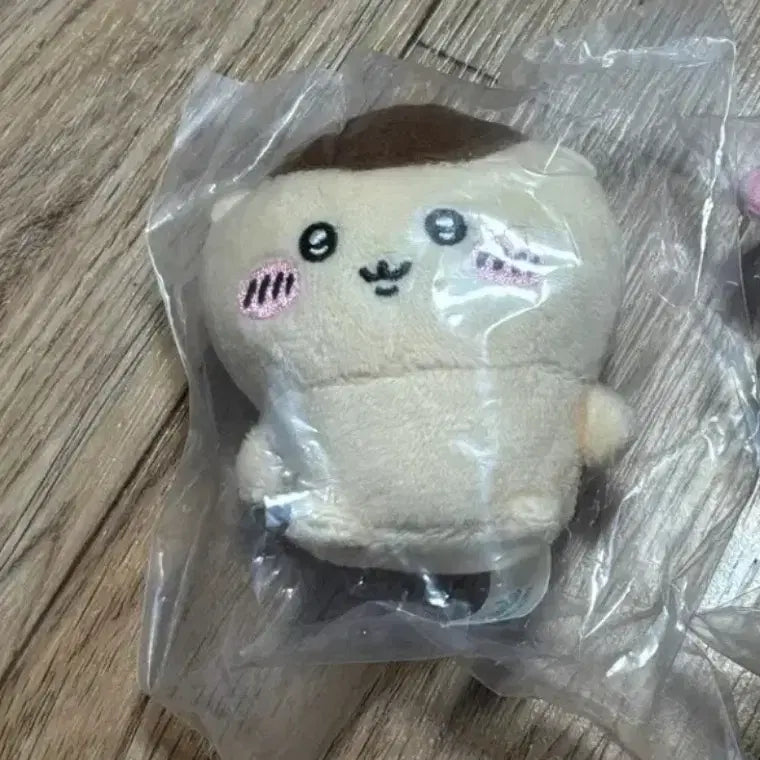 [BUNJANG] Chiikawa Sitting Plush Gacha Kurimanju / 치이카와 앉아있는 누이 인형 가챠 쿠리만쥬