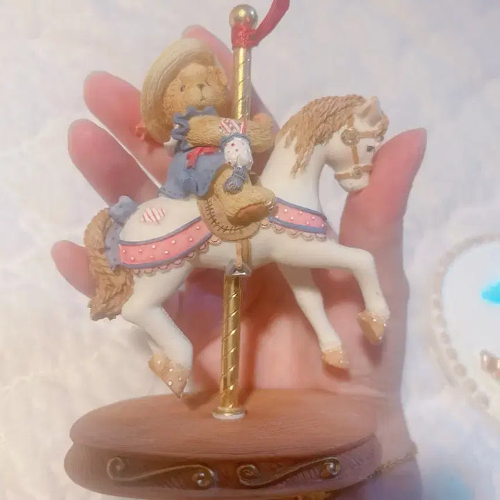 [BUNJANG] Cherished Wooden Horse Figurine / 체리쉬드 목마 피겨린
