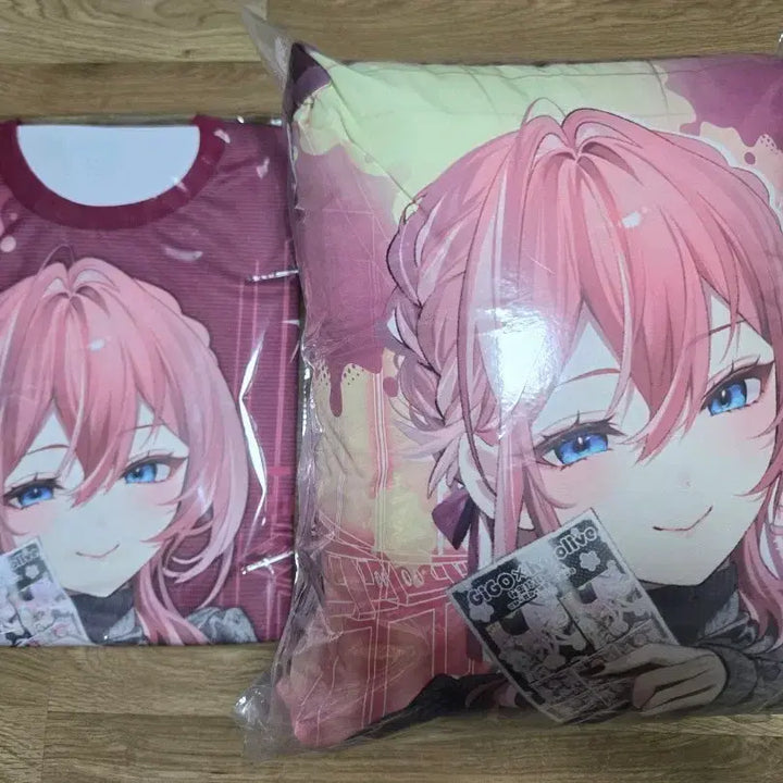 [BUNJANG] Hololive Takane Lui Big Cushion + T-Shirt Sealed Set / 홀로라이브 GOGO 다카네루이 빅 쿠션+티셔츠 미개봉 세트