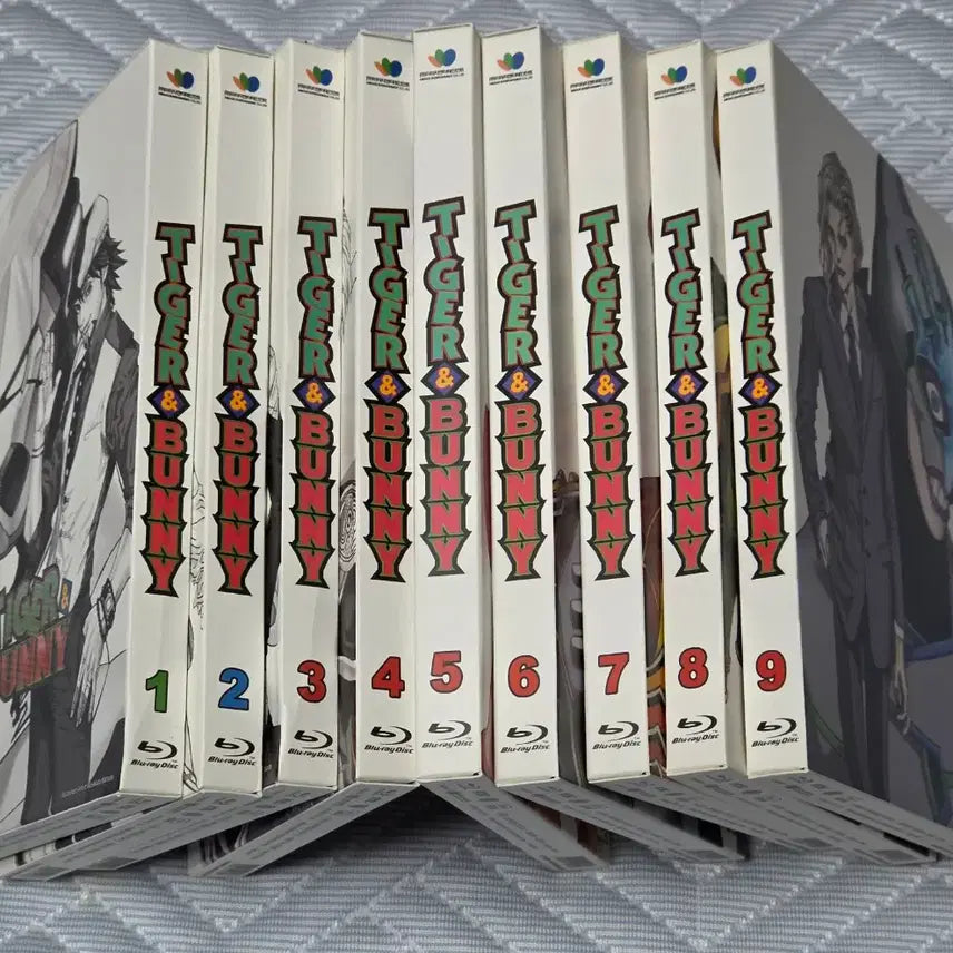 [BUNJANG] Tiger &amp; Bunny LE Blu-ray 9-Volume Set Illustrated by Masakazu Katsura / 9종세트 타이거 앤 버니 LE  블루레이 전영소녀 카츠라마사카즈