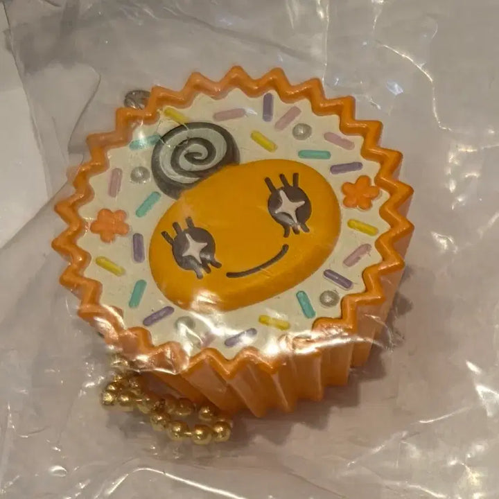 [BUNJANG] Tamagotchi Mamechi Cupcake Chocolate Gacha / 다마고치 메메치 컵케이크 초콜릿 가챠