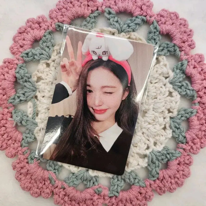 [BUNJANG] IVE Everland Pop-up Lucky Draw Photocard - Wonyoung (Cherry) / 아이브 에버랜드 팝업 7만원특전 -체리원영-