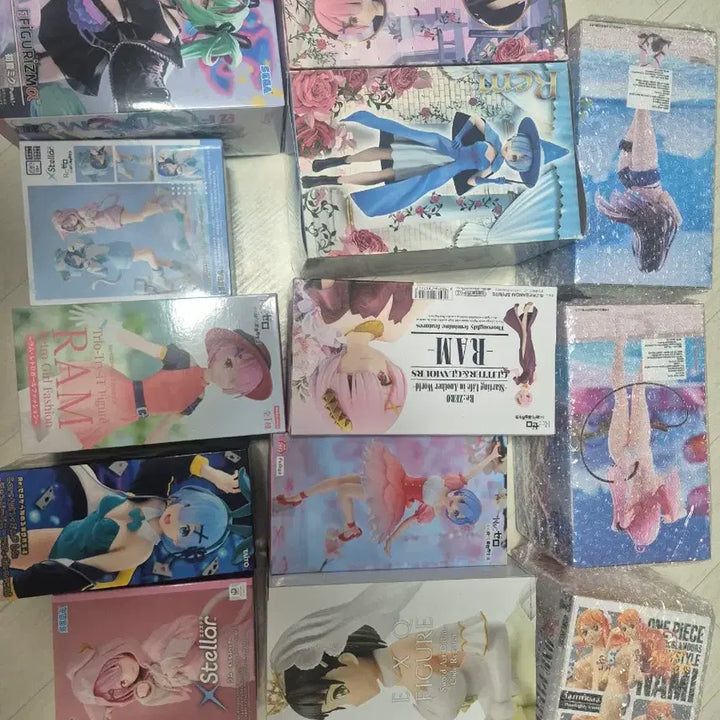 [BUNJANG] Anime Figure Bundle Set - Re:Zero Rem &amp; Ram (14 figures, Sealed) / 미소녀피규어(리제로 렘) 미개봉 경피 14개 일괄 택포16에 판매합니다.