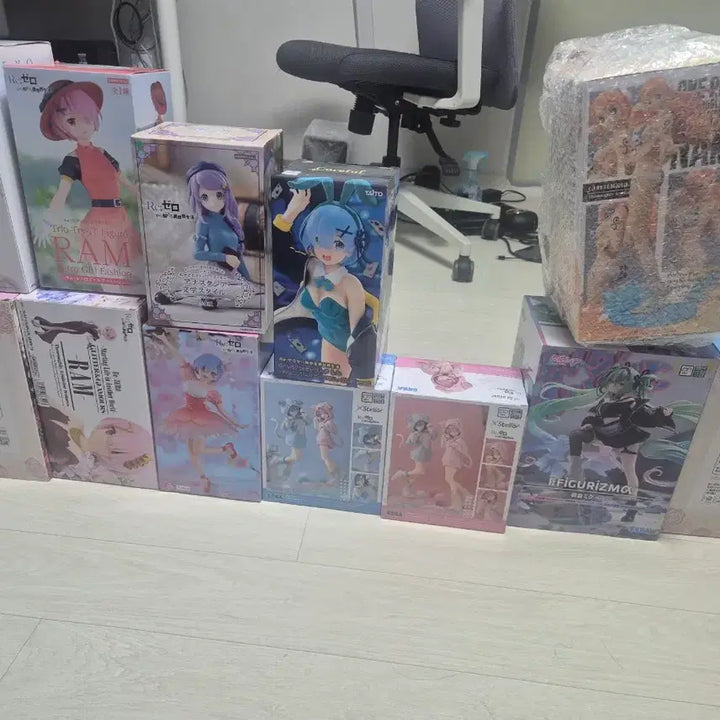 [BUNJANG] Anime Figure Bundle Set - Re:Zero Rem &amp; Ram (14 figures, Sealed) / 미소녀피규어(리제로 렘) 미개봉 경피 14개 일괄 택포16에 판매합니다.