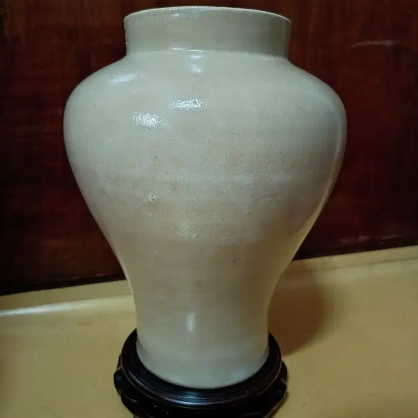 [BUNJANG] White Porcelain Vase with Floral Pattern / 백자매병도자기