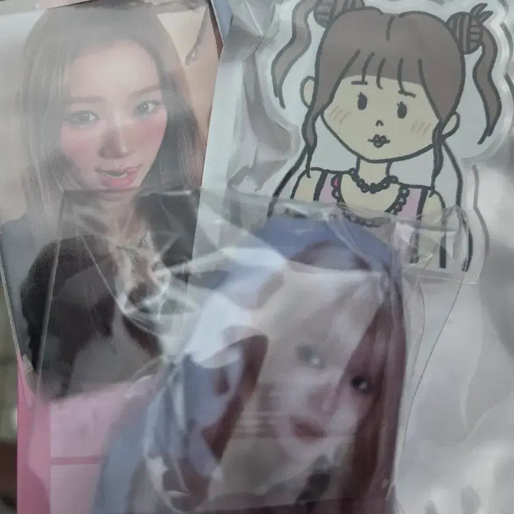 [BUNJANG] Choi Yoo Jung Official Photocard Cushion Keyring Grip Tok Set / 최유정 공방 포카 역조공 쿠션 키링 그립톡 양도