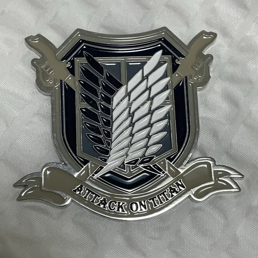 [BUNJANG] Attack on Titan Survey Corps Badge / 진격의 거인 조사병단 뱃지