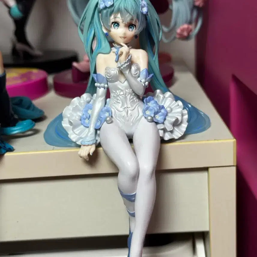 [BUNJANG] Hatsune Miku Nemophila Figure / 하츠네 미쿠 네모필라 화이트 펄 버전 피규어