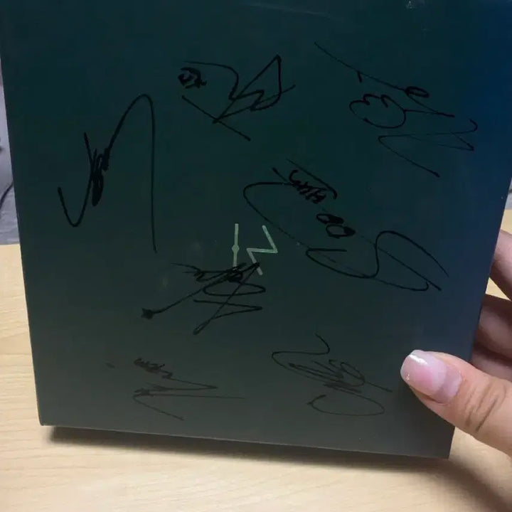 [BUNJANG] EXO 12월의 기적 Signed Album / 비매 엑소 12월의 기적 친필싸인