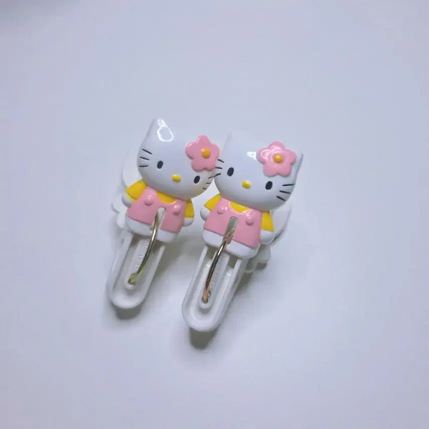 [BUNJANG] Hello Kitty Classic Kawaii Clothes Pins (Set of 2) / 헬로키티 고전 카오하나 집게 빨래집게 방꾸템