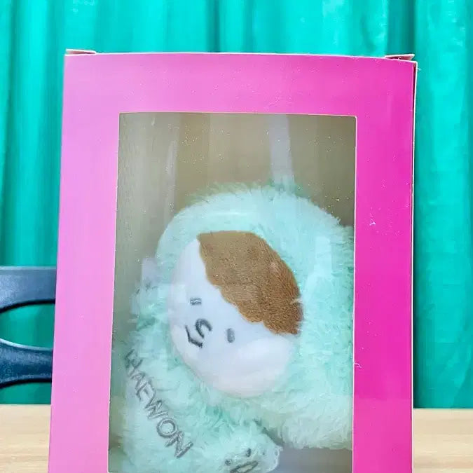 [BUNJANG] IZ*ONE Kim Chaewon Japanese Fanclub Exclusive Doll (Sealed) / 미개봉) 아이즈원 일본 팬클럽 인형 김채원