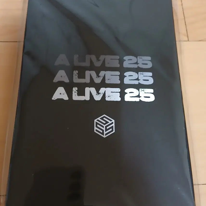 [BUNJANG] tripleS A LIVE 25 Concert MD Postcard Set (Sealed) / (미개봉) 트리플에스 A LIVE 25 MD 엽서세트