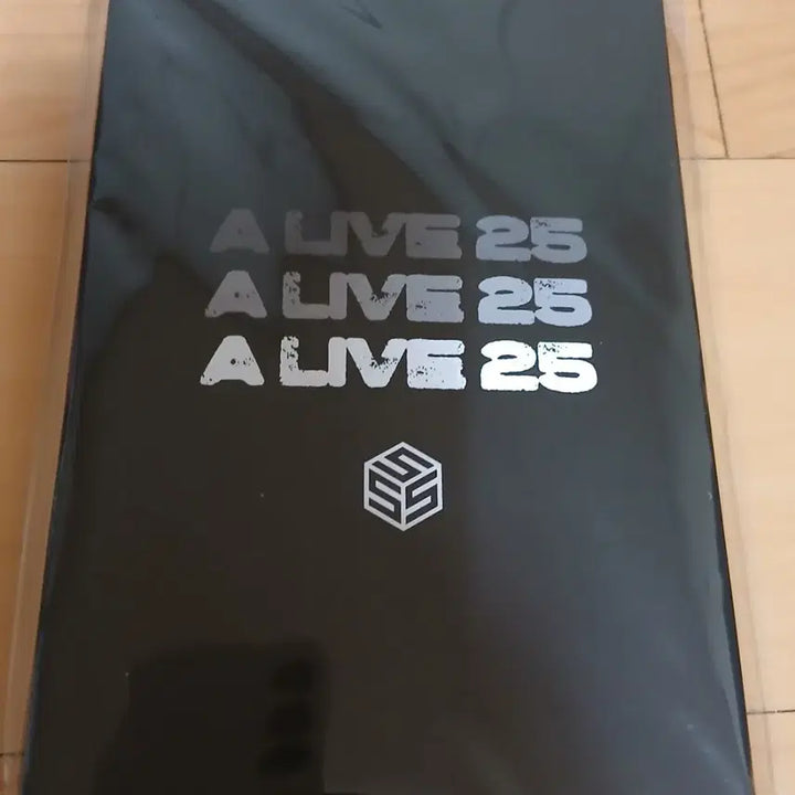 [BUNJANG] tripleS A LIVE 25 Concert MD Postcard Set (Sealed) / (미개봉) 트리플에스 A LIVE 25 MD 엽서세트