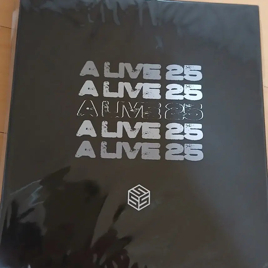 [BUNJANG] tripleS A LIVE 25 MD Photokits (Sealed) / (미개봉) 트리플에스 A LIVE 25 MD 포토키트